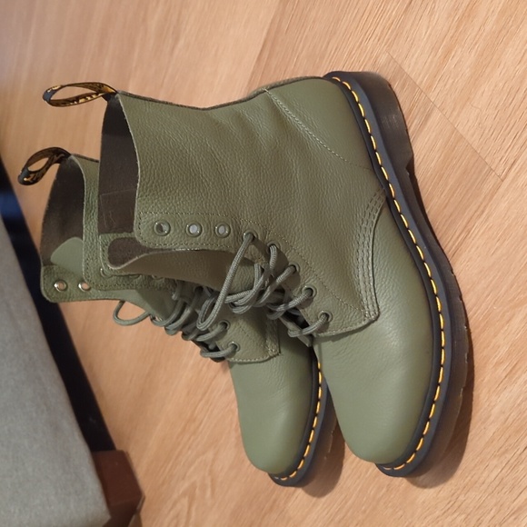 1460 Pascal Virginia Olive Green Lace-Up Leather Boots - Picture 4 of 5